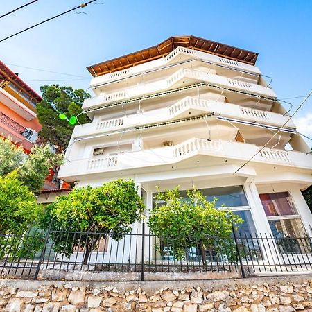 Ideal Aparthotel Saranda エクステリア 写真